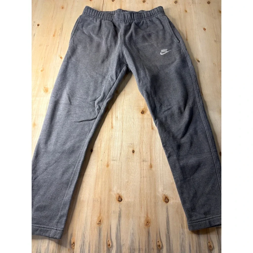 Nike Sportswear Club Fleece Mens Sweatpants Gray Embroidered Logo Joggers Medium
